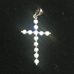 18k White gold diamond cross pendant